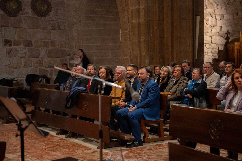 Fotos del evento de presentación del cartel de Semana Santa 2025 en Alcázar de San Juan.