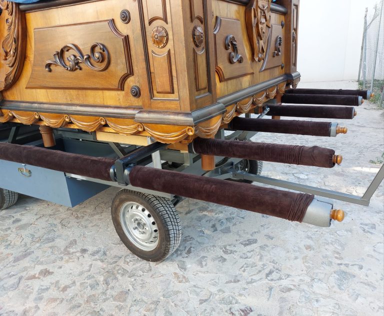 Elementos restaurados del patrimonio de la Hermandad del Cristo de la Expiación